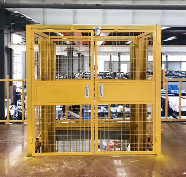 毕节智能导轨式升降机亮相