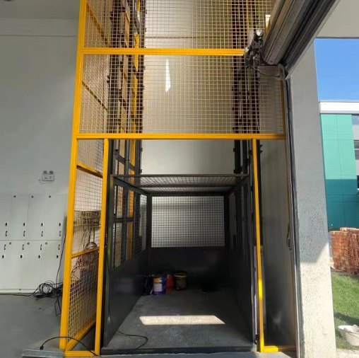 毕节导轨式升降机助力物流园破解运输难题